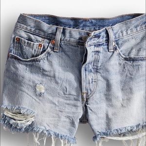 NWT LEVIS 501 SHORTS